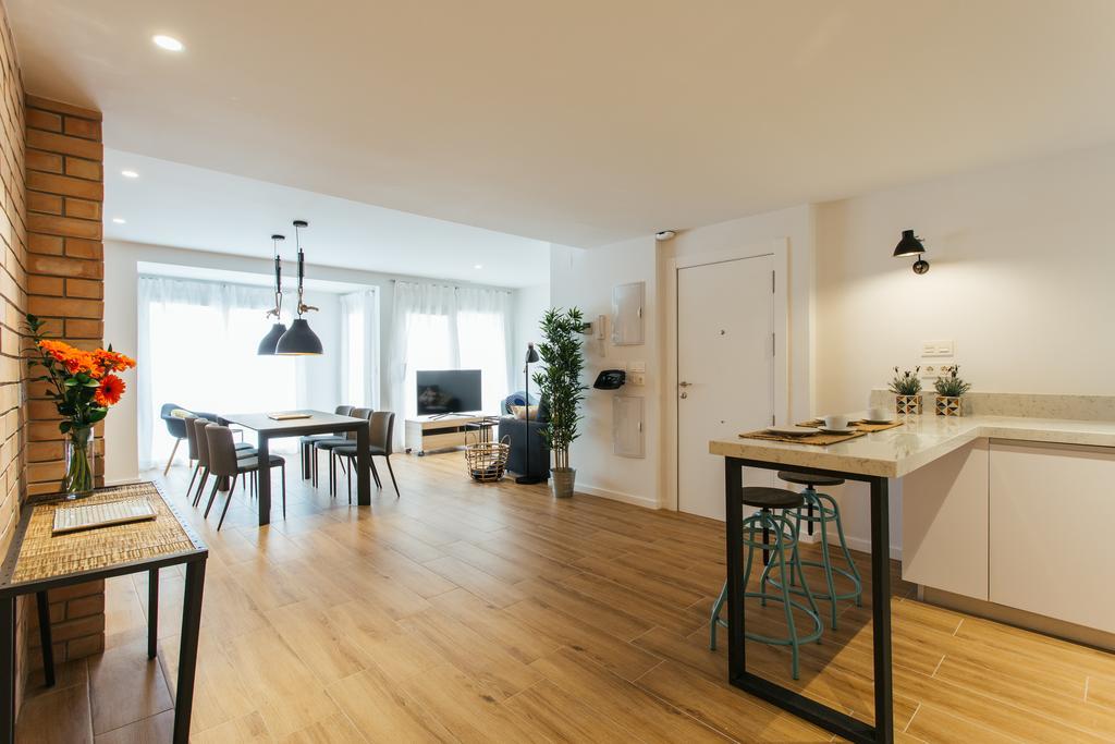 The Lucky Flats - Liorna Apartment อาลิกันเต ภายนอก รูปภาพ